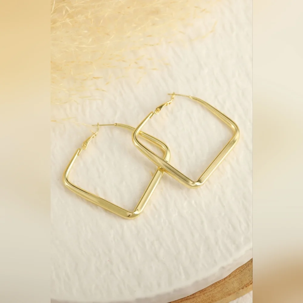 ππHPππ Gold Square Hoop Earrings - Picture 4 of 5